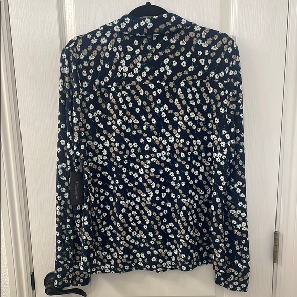 Tommy Hilfiger Blue and White Floral Notched Collar Blouse with Cuffed Sleeves - Picture 6 of 7